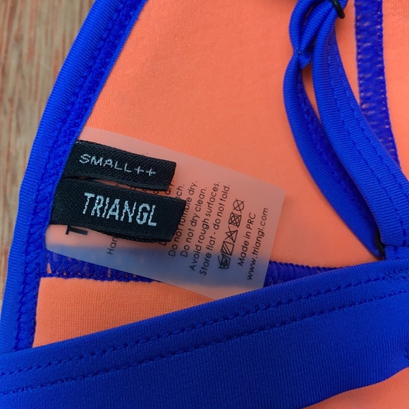 SOLD.  NWOT Triangl Blue Crochet Bikini Top Size Small ++ - Picture 5 of 8